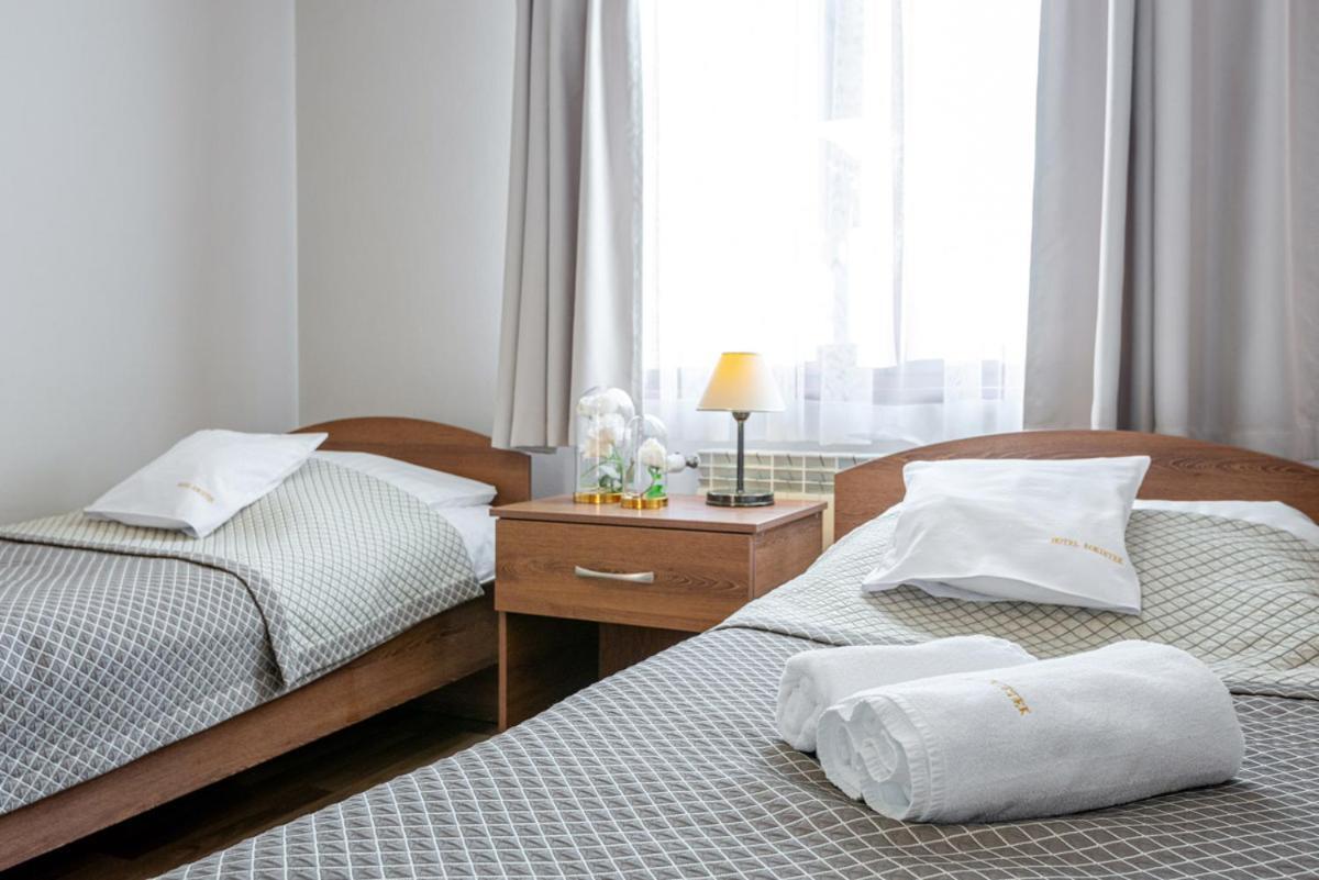 Hotel Lokietek Czajowice ภายนอก รูปภาพ